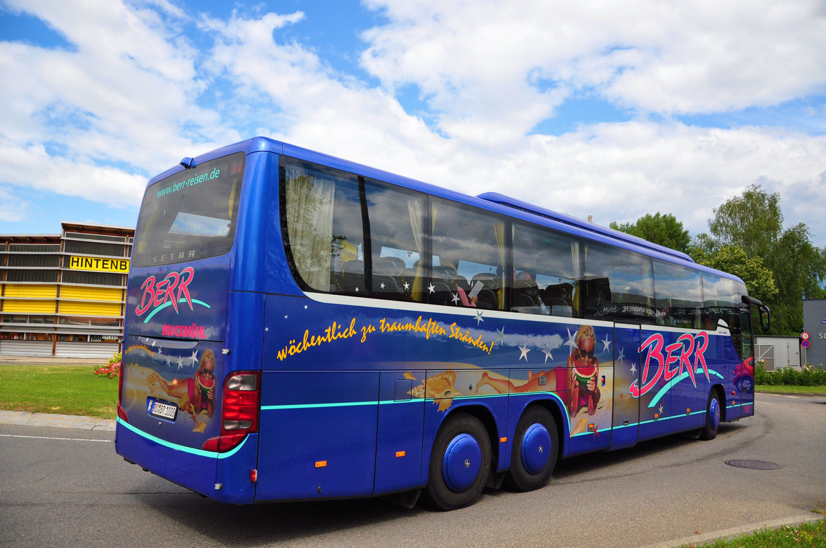 Setra 416 GT-HD von Berr Reisen aus der BRD in Krems gesehen.