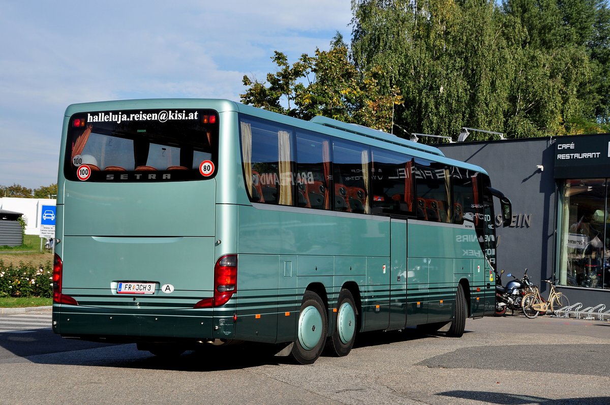 Setra 416 GT-HD von Chalupar Reisen aus �sterreich in Krems gesehen.