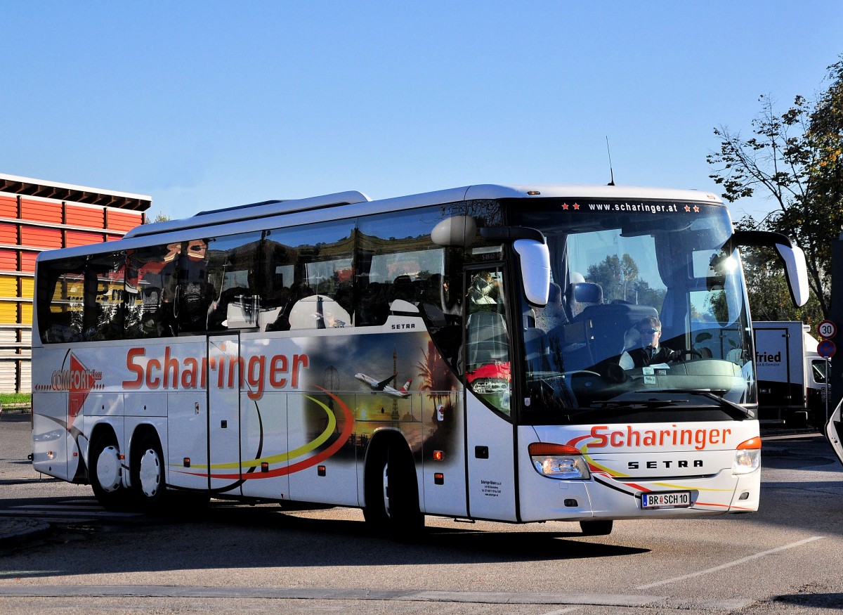 Setra 416 GT-HD von Scharinger Reisen aus �sterreich am 18.10.2014 in Krems.