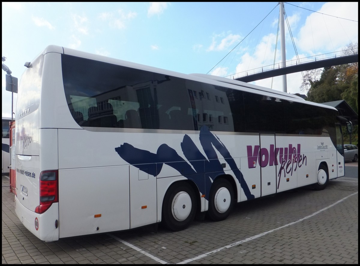 Setra 416 GT-HD von Vokuhl Reisen aus Deutschland im Stadthafen Sassnitz.