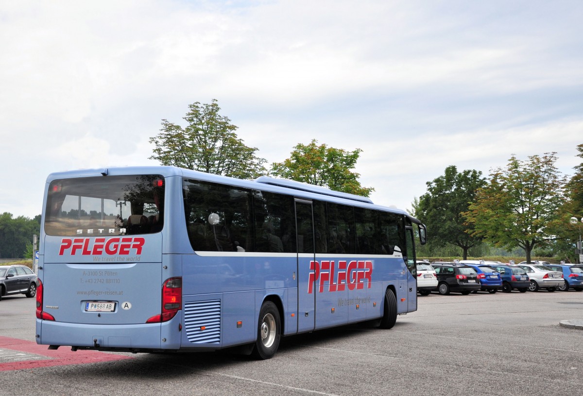 Setra 416 GT von Pfleger Reisen aus Nieder�sterreich am 5.Juli 2014 in Krems.