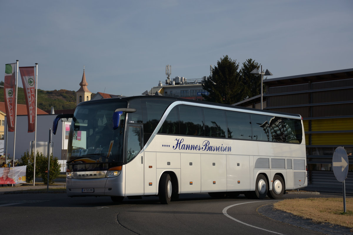 Setra 416 HD von Hannes Busreisen aus Wien in Krems.