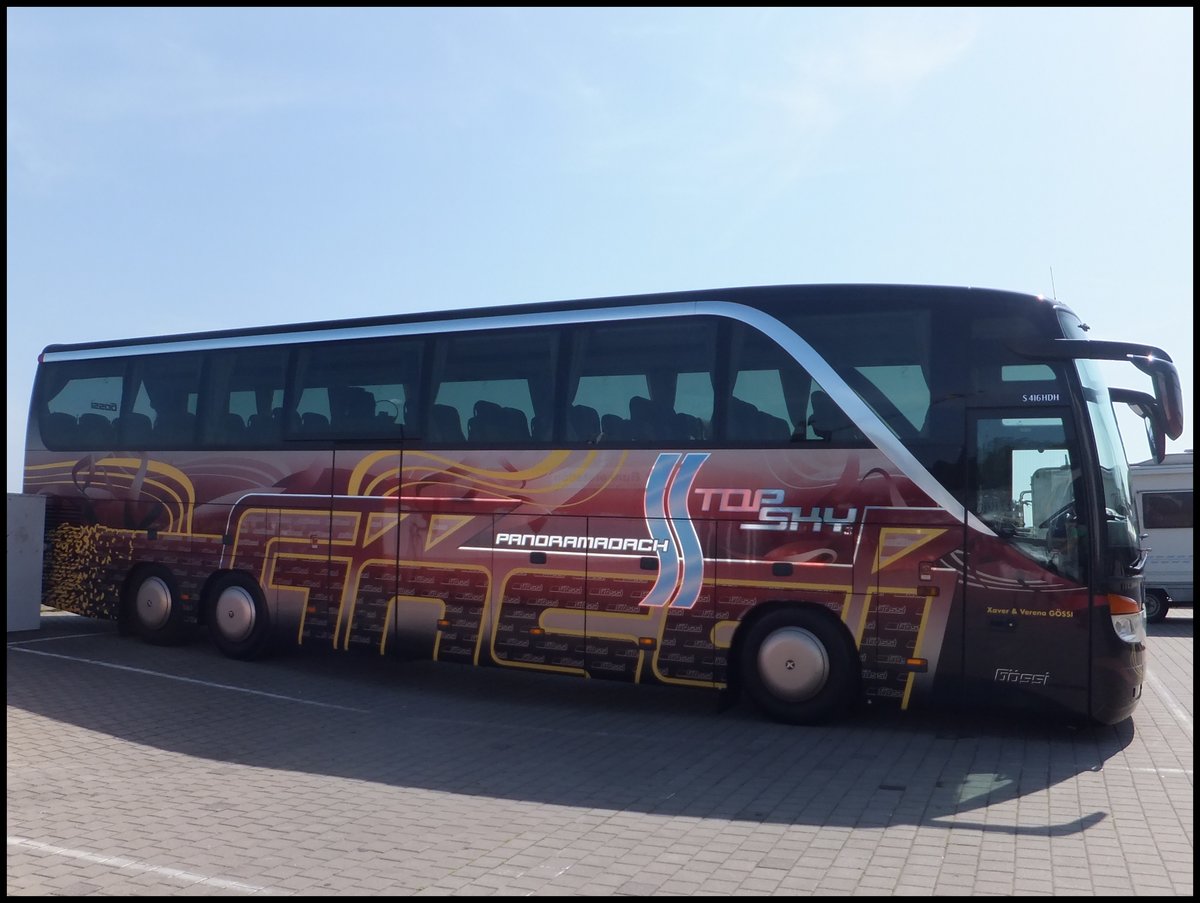 Setra 416 HDH von G�ssi aus der Schweiz im Stadthafen Sassnitz.