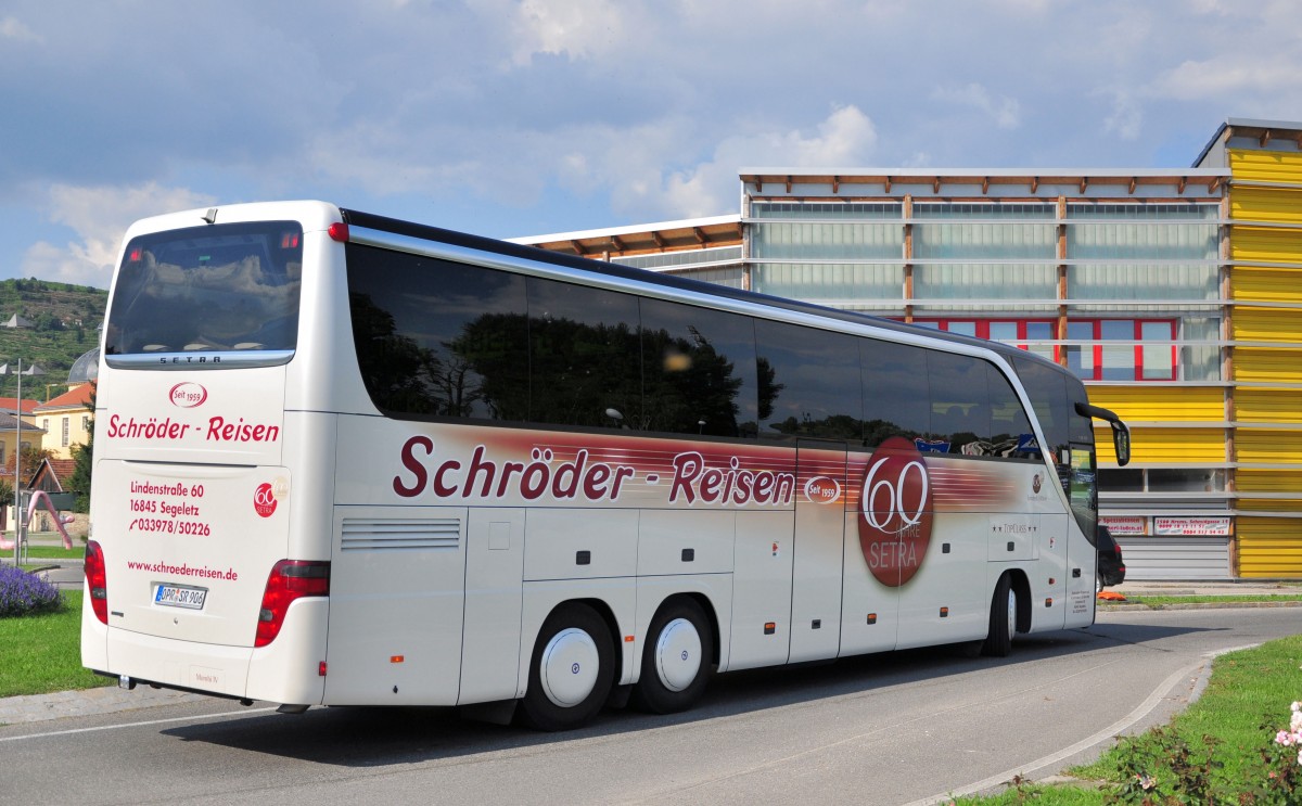 SETRA 416 HDH von SCHR�DER Reisen / Deutschland,August 2013 in Krems.