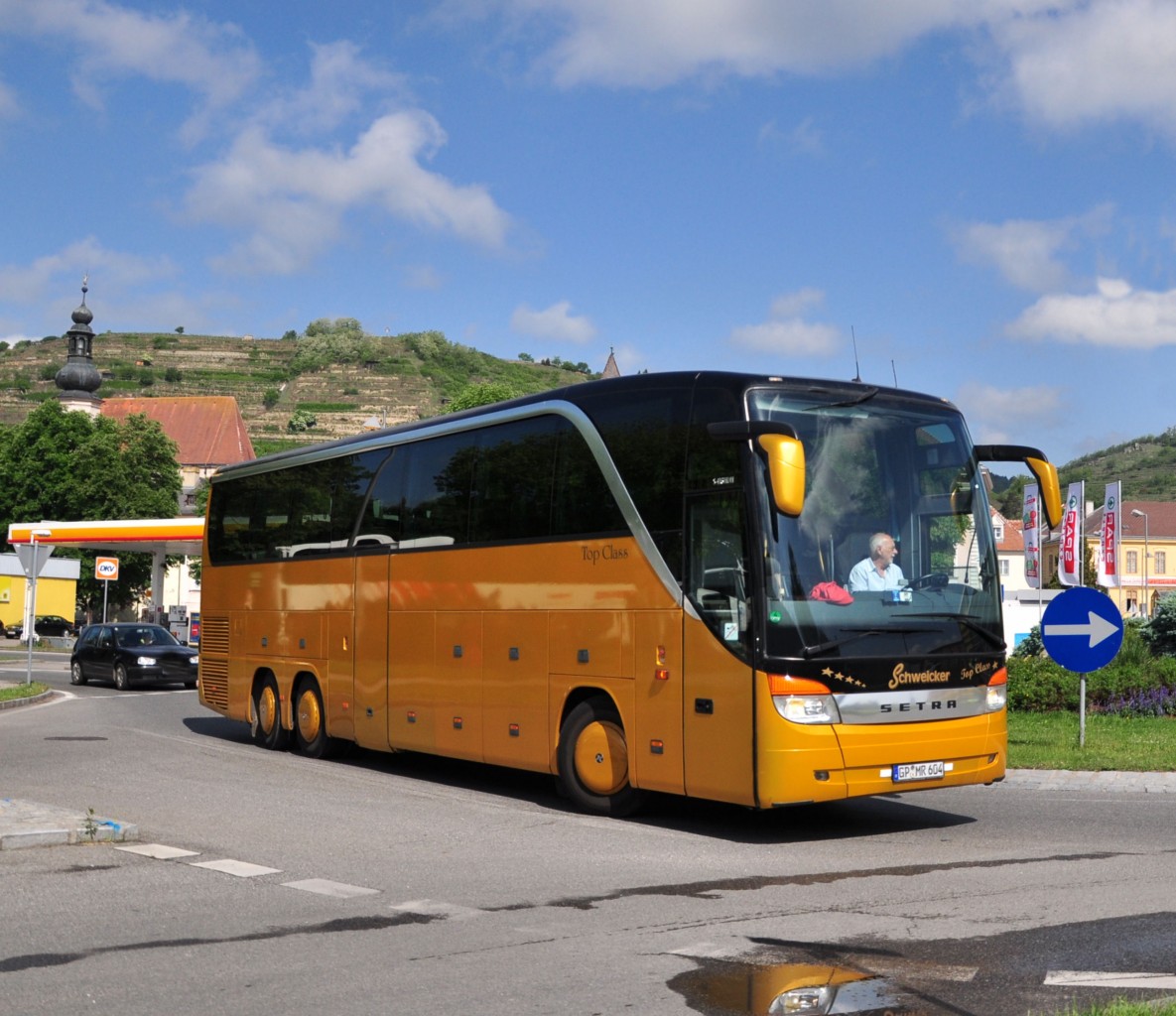 Setra 416 HDH von Schweicker Reisen aus Deutschland am 24. Mai 2014 in Krems unterwegs.