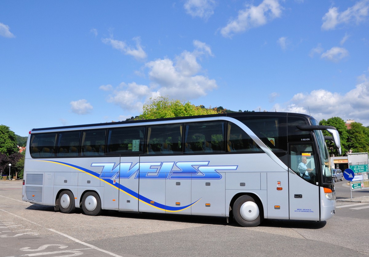 Setra 416 HDH von Weiss Reisen aus sterreich in Krems gesehen.