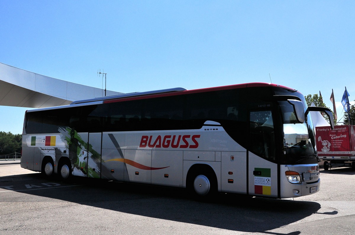 SETRA 417 GT-HD von BLAGUSS / �sterreich am 9.7.2013 in Krems an der Donau.