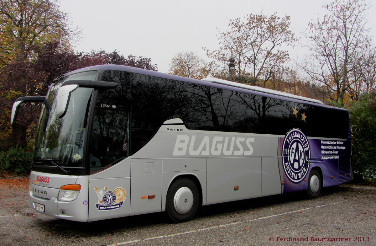 Setra 417 GT-HD von Elite Tours/�sterreich im Okt.2013 in Krems.