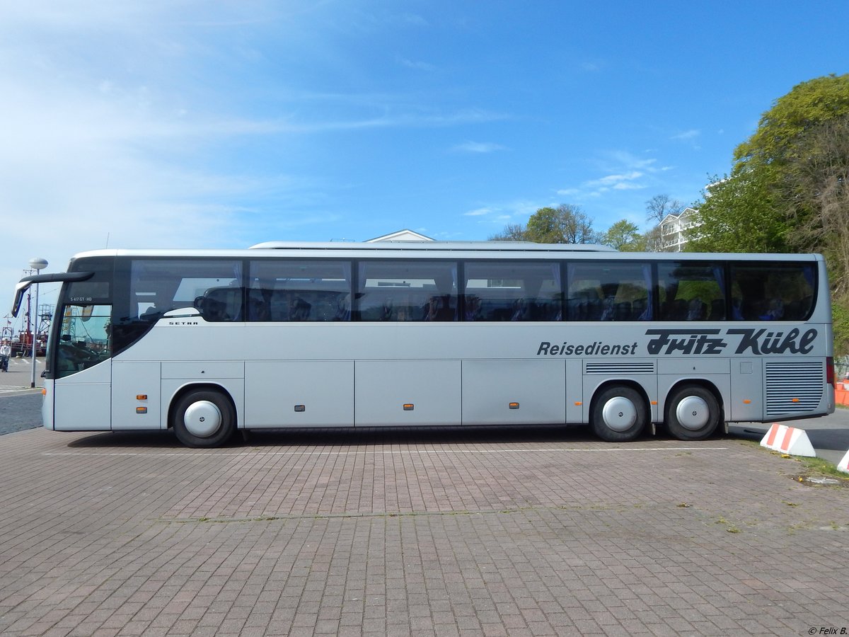 Setra 417 GT-HD von Fritz Kühl aus Deutschland im Stadthafen Sassnitz.