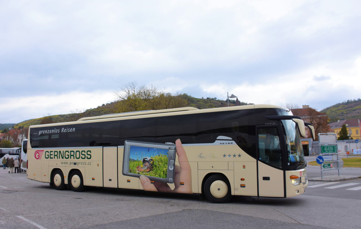 Setra 417 GT-HD von Gerngross Reisen aus �sterreich in Krems.