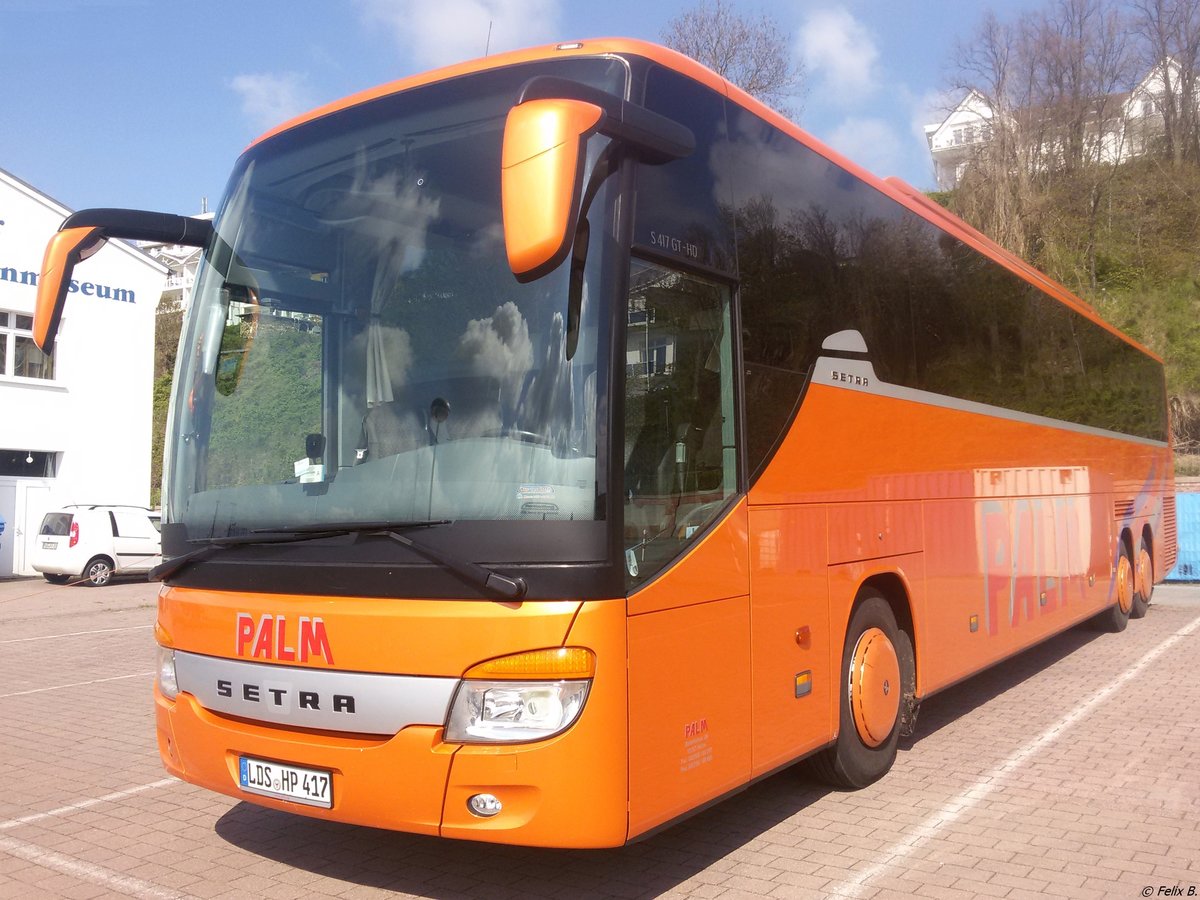 Setra 417 GT-HD von Palm aus Deutschland im Stadthafen Sassnitz.