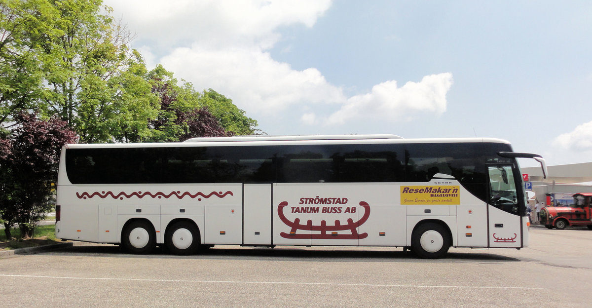 Setra 417 GT-HD von Str�mstad Tanum Buss aus Schweden in Krems gesehen.