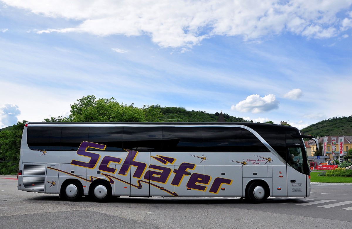 SETRA 417 HDH von SCH�FER Reisen / BRD am 22.5.2013 in Krems an der Donau.