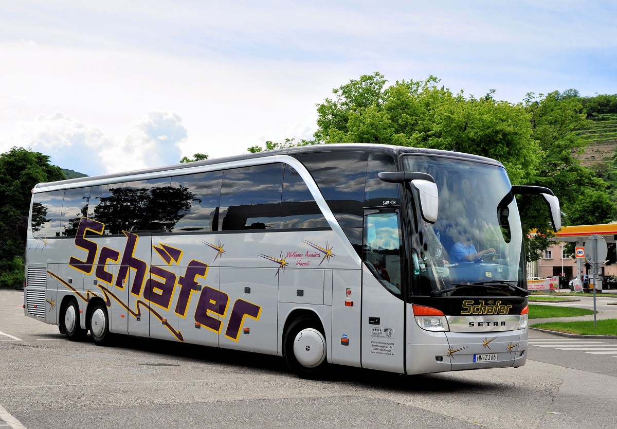 SETRA 417 HDH von SCH�FER Reisen / BRD am 22.5.2013 in Krems an der Donau.