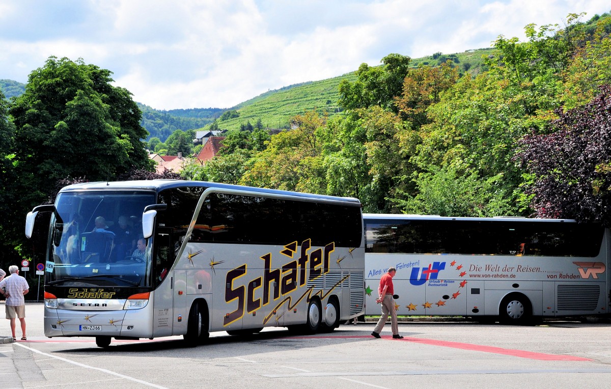 SETRA 417 HDH von SCH�FER Reisen aus der BRD am 4.7.2013 in Krems an der Donau.