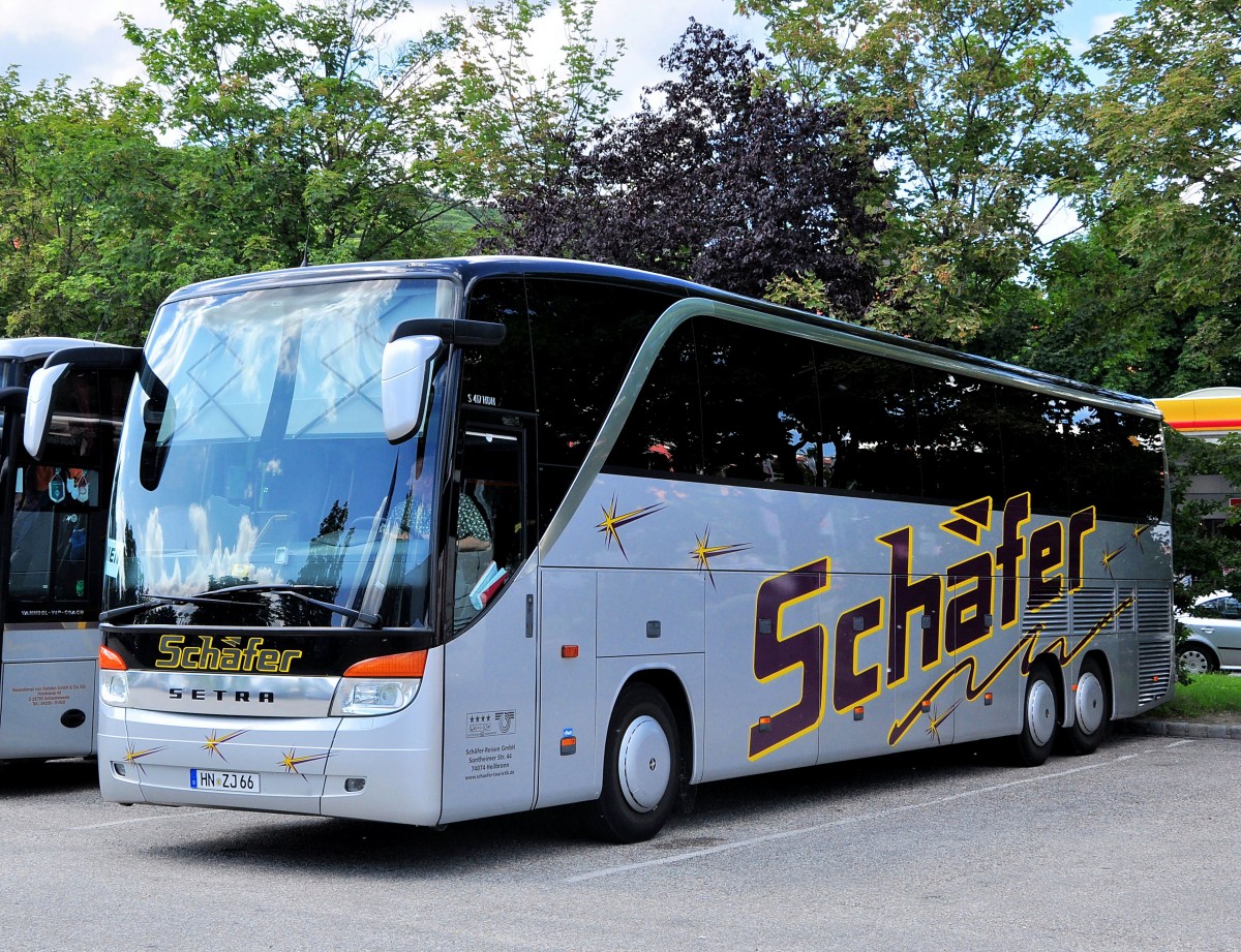 SETRA 417 HDH von SCH�FER Reisen aus der BRD am 4.7.2013 in Krems an der Donau.