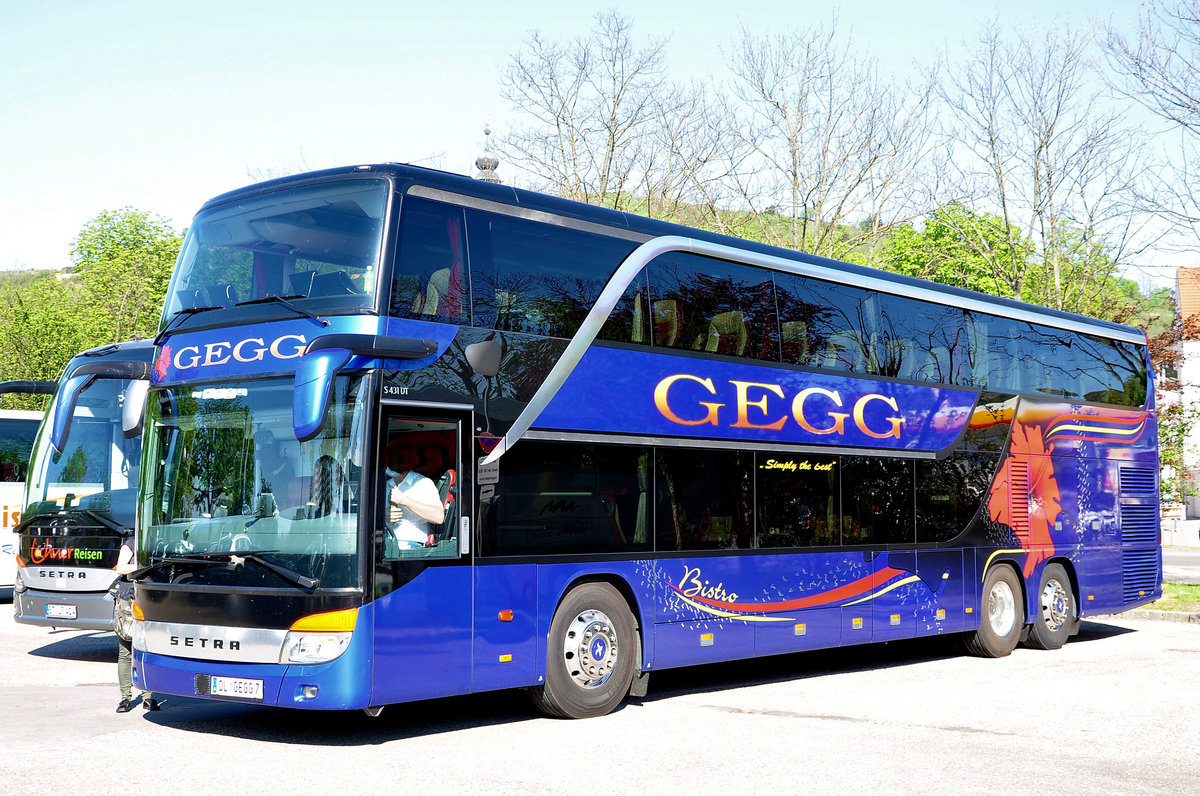 Setra 431 DT von GEGG Reisen aus �sterreich in Krems gesehen.