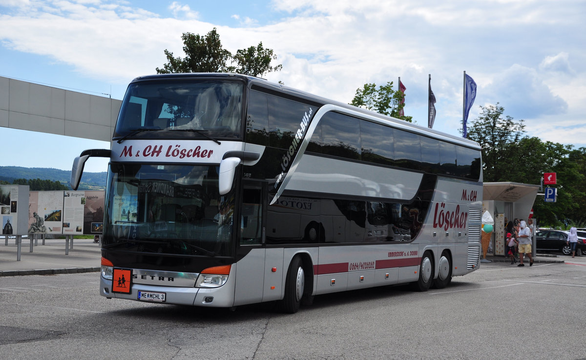 Setra 431 DT von L�scher Reisen aus Nieder�sterreich in Krems gesehen.