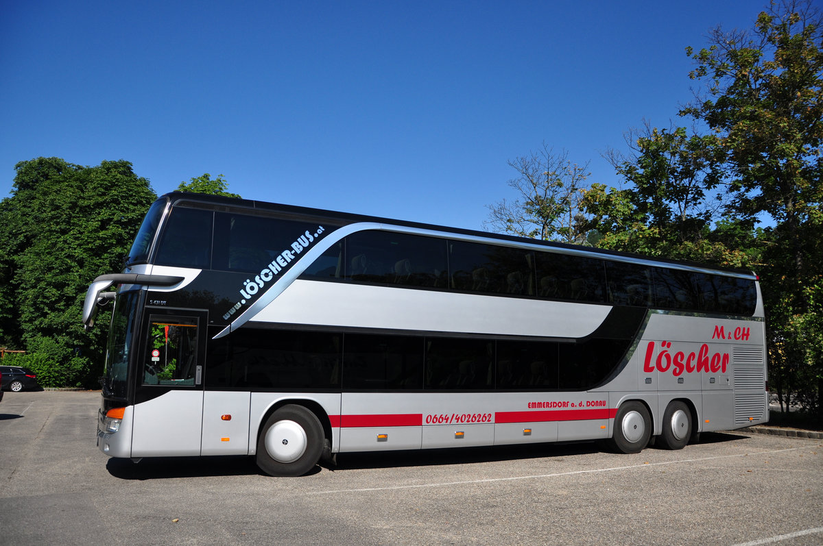 Setra 431 DT von L�scher Reisen aus Nieder�sterreich in Krems gesehen.