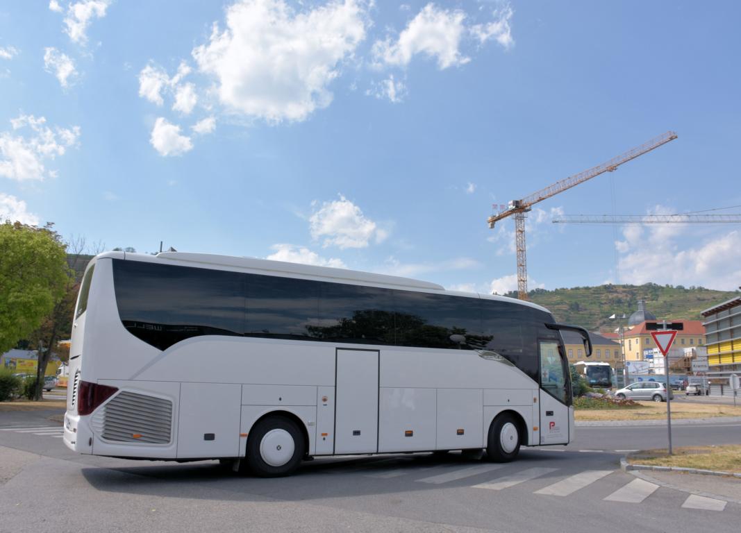 Setra 511 HD von PARTSCH Reisen aus �sterreich 06/2017 in Krems.