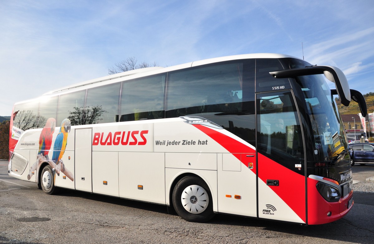 Setra 515 HD von Blaguss Wien im Herbst 2013 in Krems.