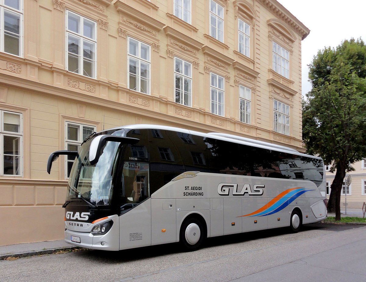 Setra 515 HD von Glas Reisen aus �sterreich in Krems gesehen.