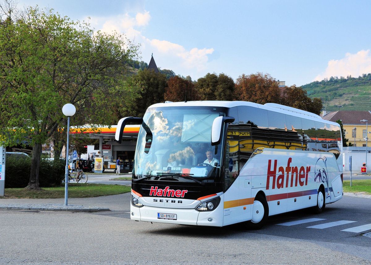 Setra 515 HD von HAFNER Reisen aus �sterreich in Krems gesehen.