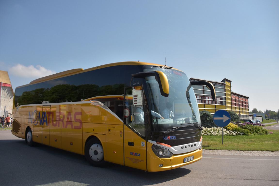 Setra 515 HD von VILNEDA Reisen aus LT im Mai 2018 in Krems.