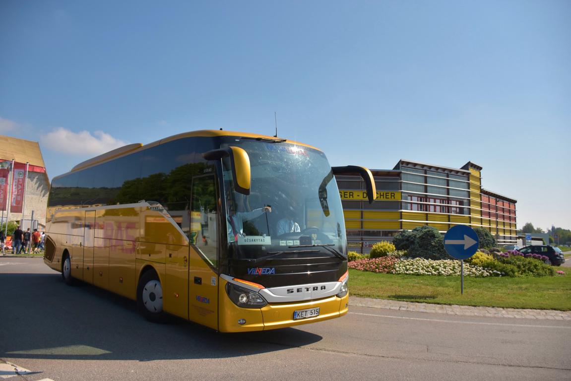 Setra 515 HD von VILNEDA Reisen aus LT im Mai 2018 in Krems.