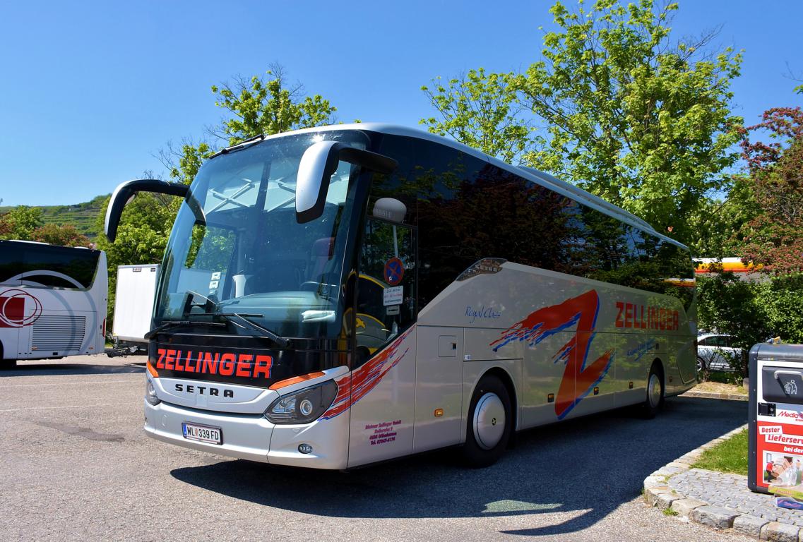 Setra 515 HD von Zellinger Busreisen aus Ober�sterreich in Krems.