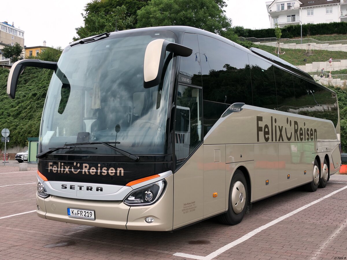 Setra 516 HD von Felix-Reisen aus Deutschland im Stadthafen Sassnitz.