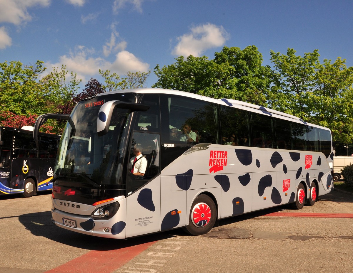 Setra 516 HD HR22R48 von Retter Reisen aus �sterreich im Mai 2014 in Krems.