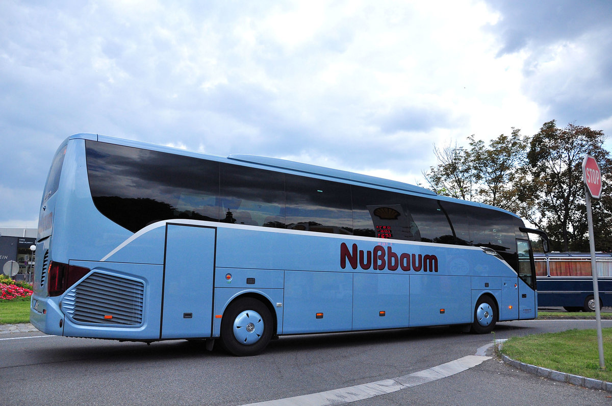 Setra 516 HD von NU�BAUM Reisen aus der BRD in Krems gesehen.