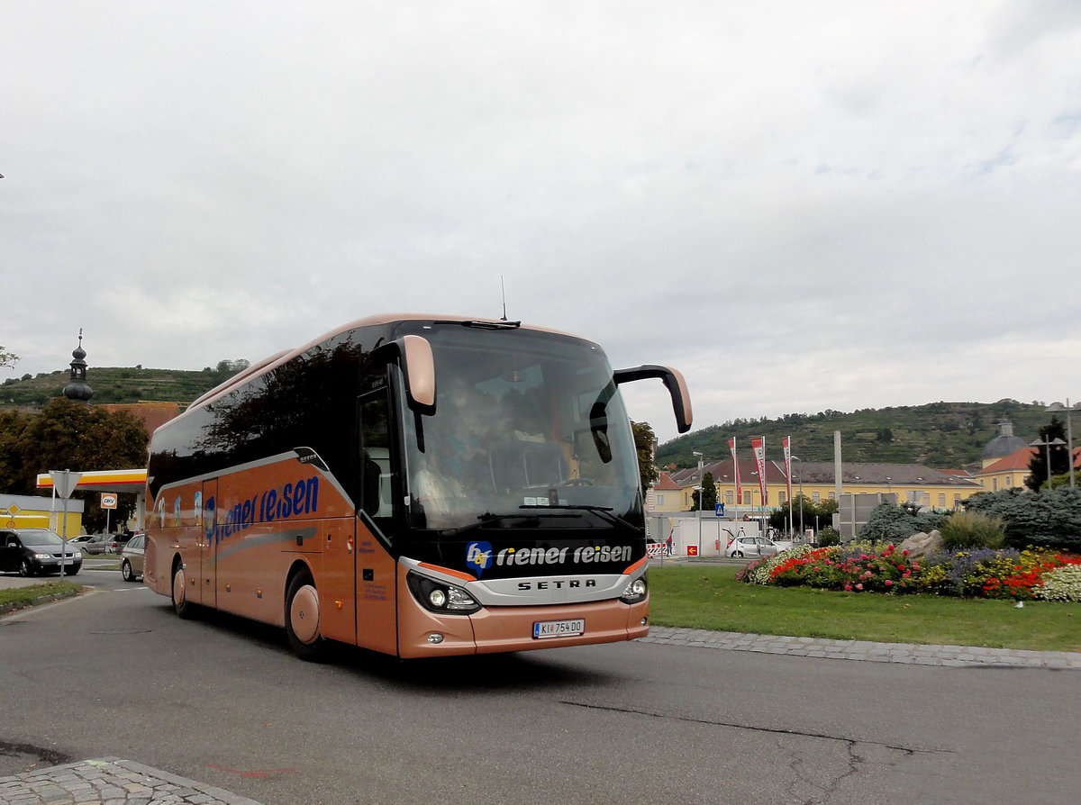 Setra 516 HD von Riener Reisen aus �sterreich in Krems.