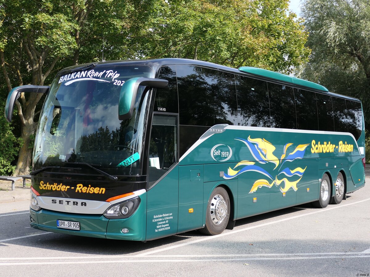 Setra 516 HD von Schröder-Reisen aus Deutschland in Stralsund.