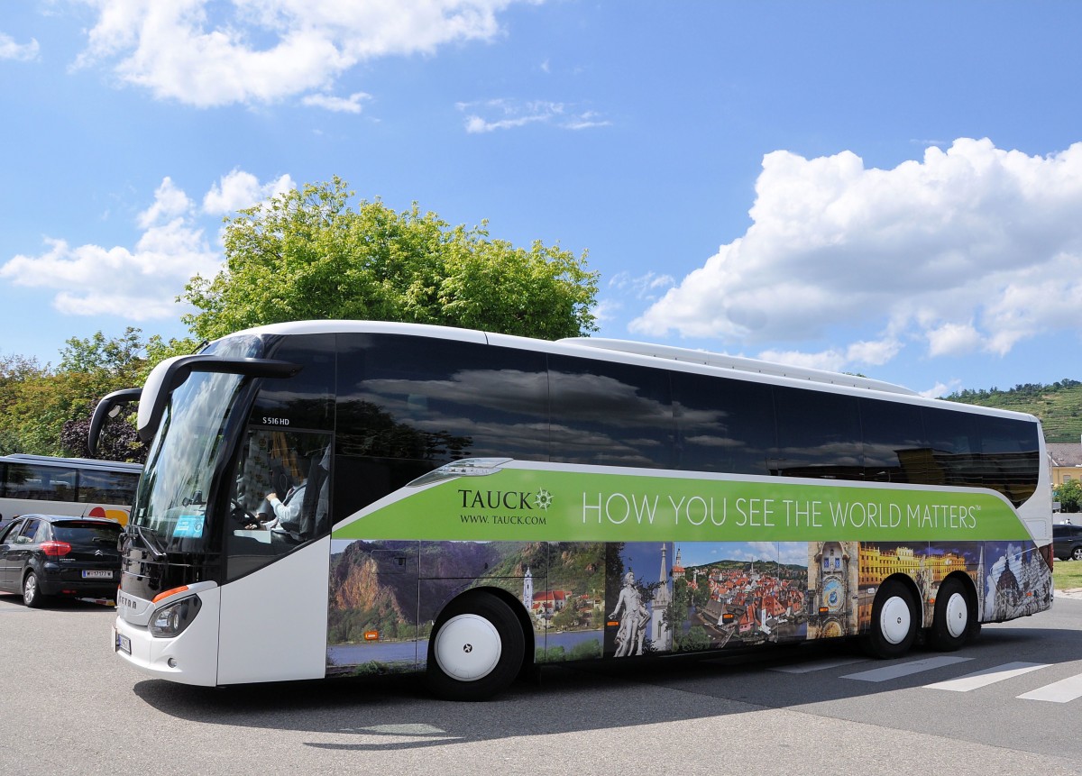 Setra 516 HD von Tauck (Blaguss) Reisen aus der SK in Krems gesehen.