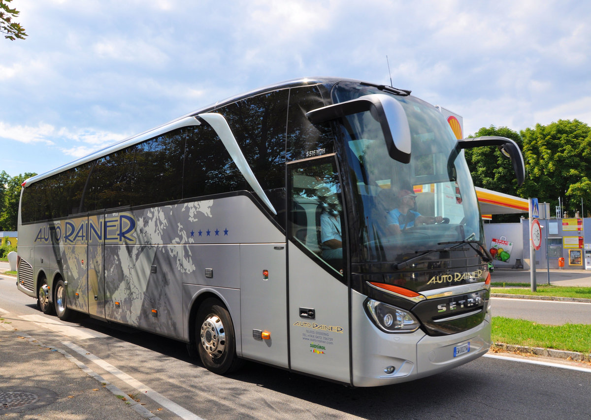 Setra 516 HDH von Auto Rainer aus Italien in Krems unterwegs.