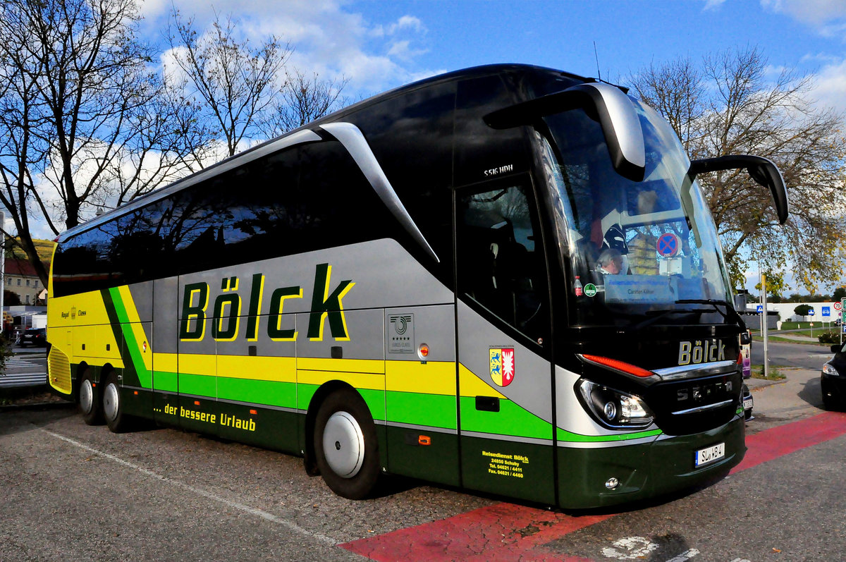 Setra 516 HDH vom Reisedienst B�LCK aus der BRD in Krems gesehen.