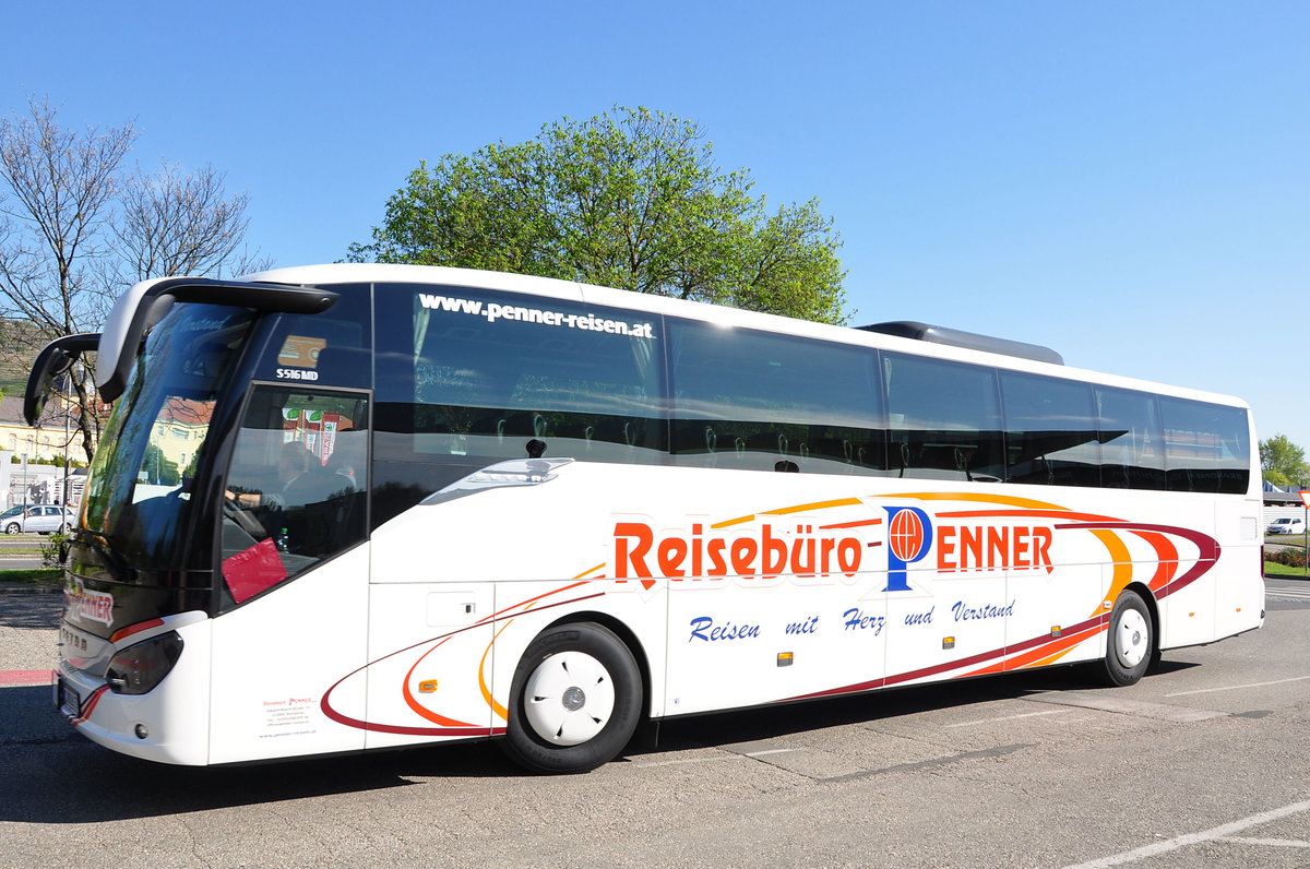 Setra 516 MD vom Reiseb�ro Penner aus Nieder�sterreich in Krems gesehen.