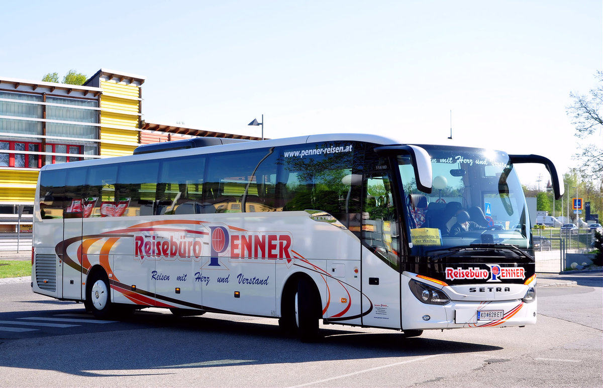 Setra 516 MD vom Reiseb�ro Penner aus Nieder�sterreich in Krems gesehen.