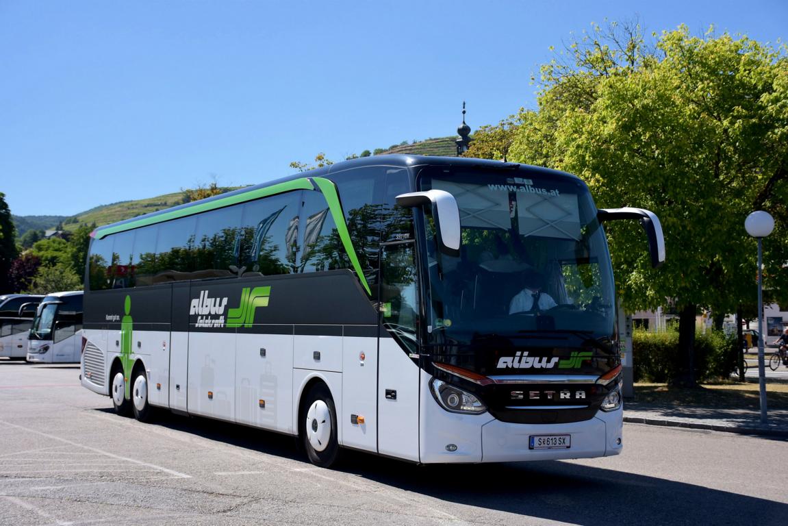 Setra 517 HD von Albus Reisen aus �sterreich 06/2017 in Krems.