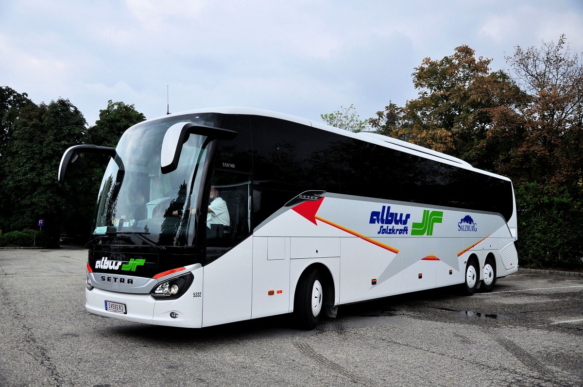 SETRA 517 HD von ALBUS/SALZKRAFT aus �sterreich im August 2013 in  Krems gesehen.