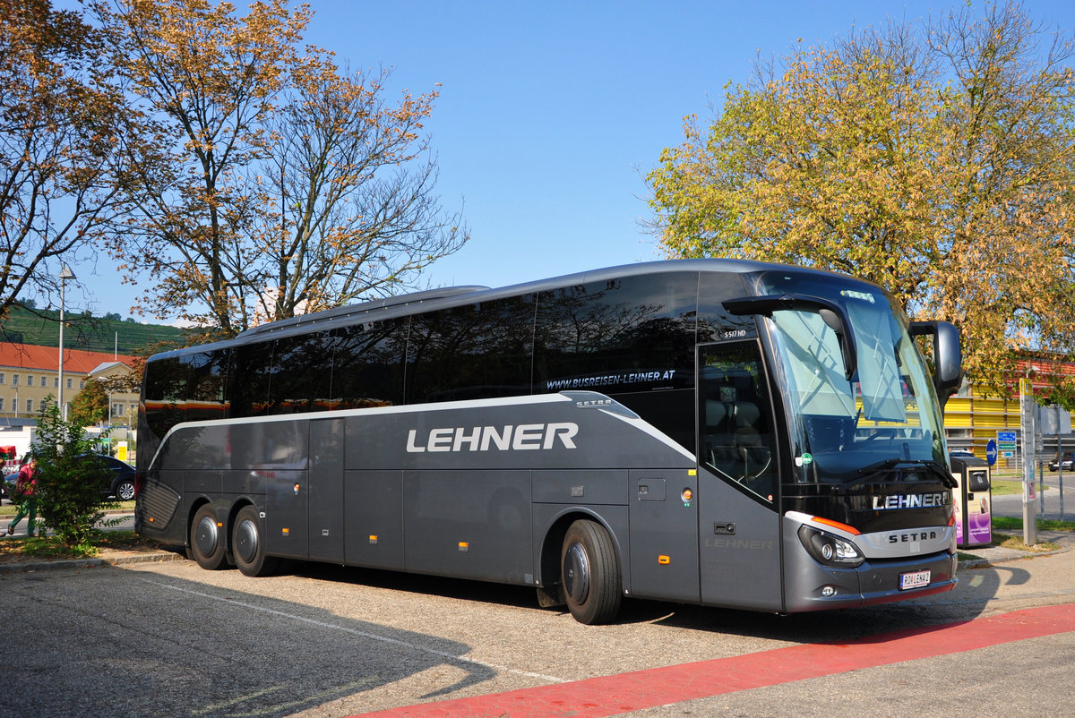 Setra 517 HD von Busreisen LEHNER aus �sterreich in Krems gesehen.