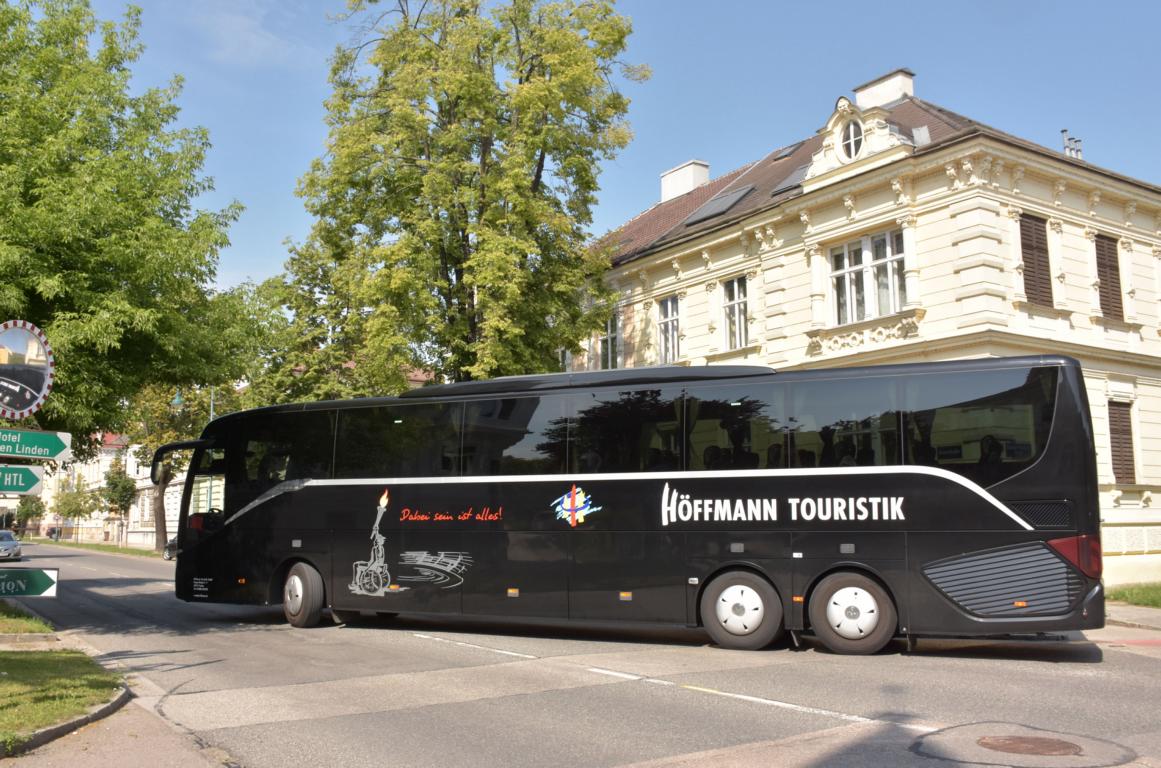 Setra 517 HD von H�ffmann Reisen aus der BRD 2018 in Krems.