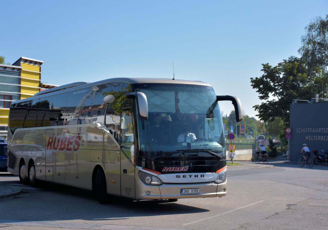 Setra 517 HD von Rubes Reisen aus der CZ 2017 in Krems.