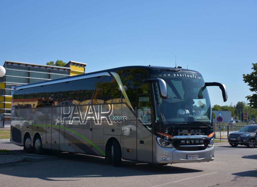 Setra 517 HDH von Paar Reisen aus �sterreich 2017 in Krems.

dienstag 12:30