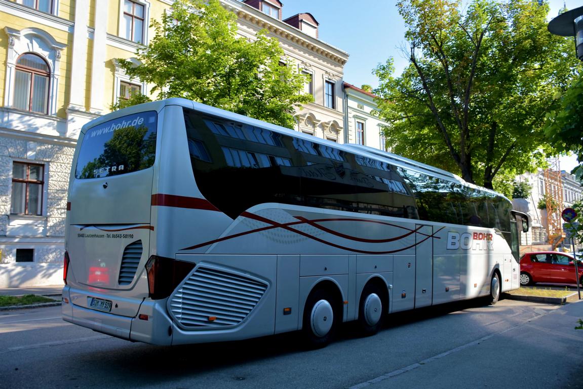 Setra 519 HD von BOHR Reisen aus der BRD in Krems.