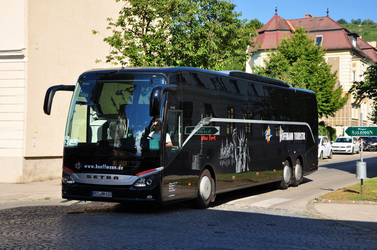 Setra S 517 HD  New York  von H�ffmann Reisen aus der BRD in Krems gesehen.
