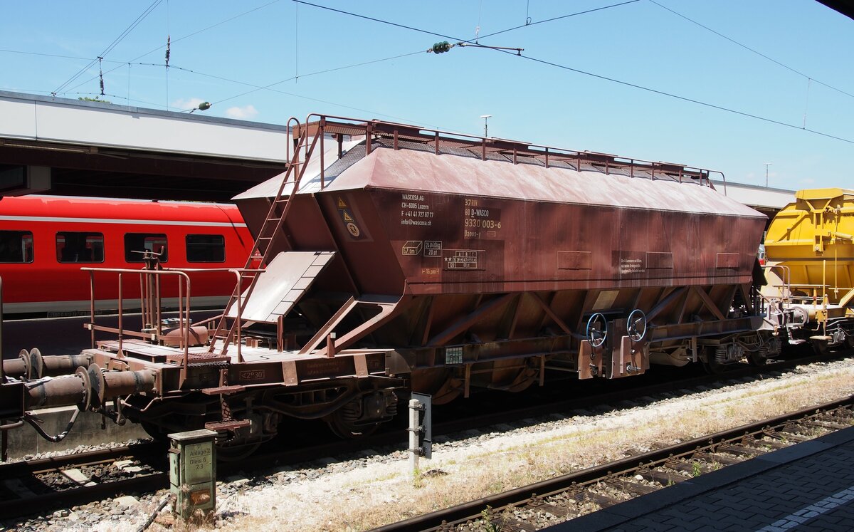 Silowagen 37 RIV 80 D-WASCO 9330 003-6 Uaoos-y in Ulm am 7.06.2014.