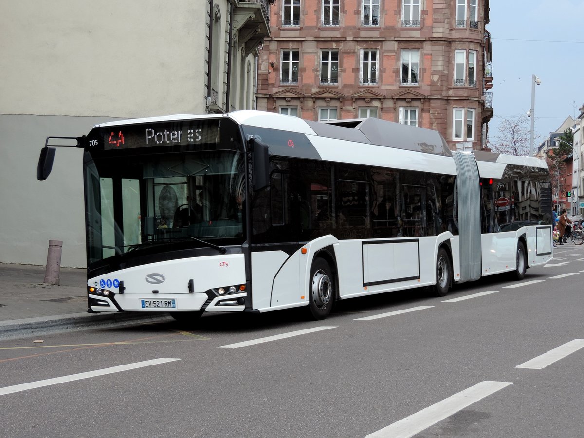 Strassburg - 27. M�rz 2018 : CNG Bus Solaris Urbino 18 IV Nr 705 bei der Haltestelle Pont Kuss.